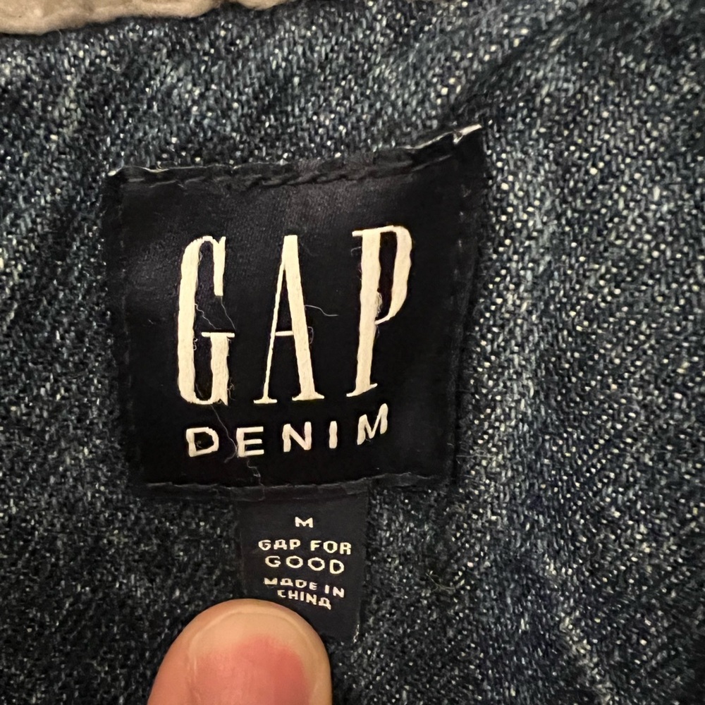 GAP Denim Jacket with Sherpa Lining - Picture 2 of 8